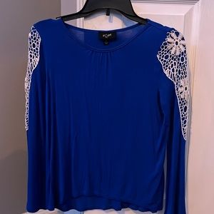Blue long sleeve with white floral lace decorated sleeves. Kids XL. Women’s M